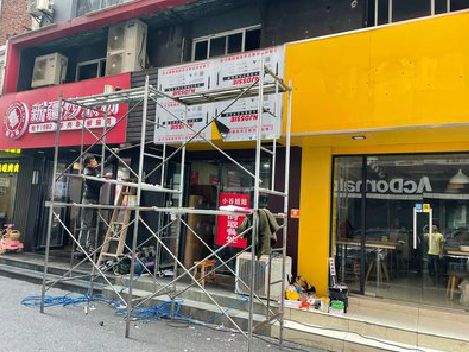 钟祥制作广告招牌如何避免它发黄？